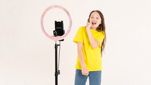 Ilustrasi generasi Z dengan platform teknologi digitalnya. Foto: Shutter Stock