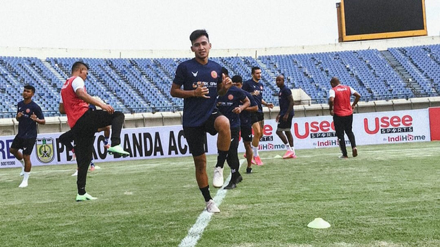 Pemain Persiraja menjalani match official training di Stadion Jalak Harupat, Bandung, sebelum laga melawan Persipura di Liga 1 2021/22. Foto: Instagram/@persiraja_official