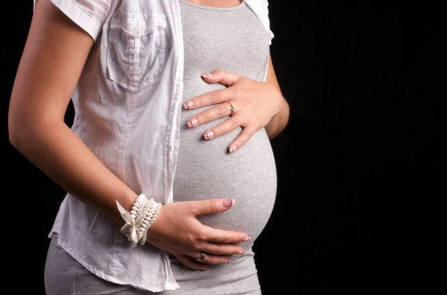 Ilustrasi ciri-ciri ketuban merembes (Sumber: Flickr)