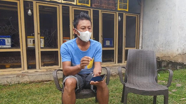 Muhammad Junaedi warga Pekalongan Jawa Tengah yang burung merpatinya laku Rp 1,5 Miliar. Foto: Intan Aliva/kumparan