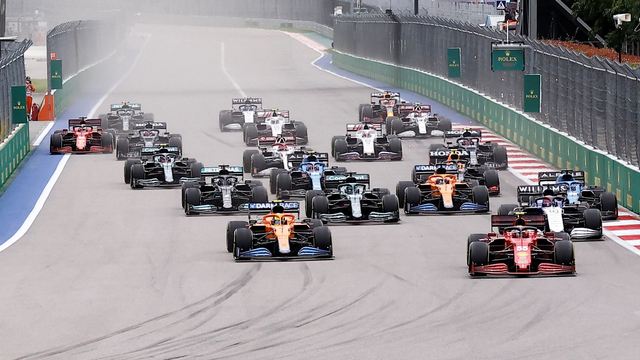 Sejumlah pebalap saat balapan F1 Grand Prix Rusia di Sochi Autodrom, Sochi, Rusia. Foto: Maxim Shemetov/REUTERS