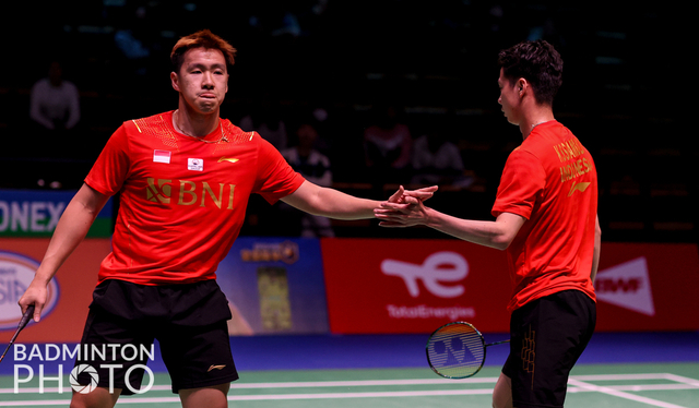 Ganda putra Indonesia Kevin Sanjaya Sukamuljo dan Marcus Fernaldi Gideon pada pertandingan Piala Sudirman di Energia Areena, Vantaa, Finlandia, Minggu (26/9). Foto: Raphael Sachetat/Badmintonphoto/BWF