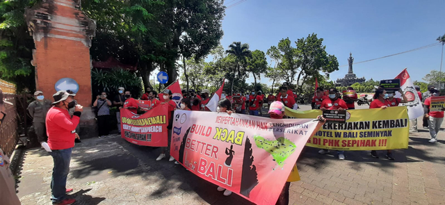 Aksi demo mantan pekerja pariwisata di Bali - WIB