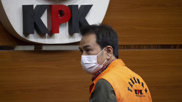 Wakil Ketua DPR Azis Syamsuddin ditahan usai diperiksa di Gedung Merah Putih KPK. Foto: Aditia Noviansyah/kumparan