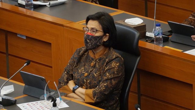 Menteri Keuangan Sri Mulyani mengikuti rapat kerja dengan Badan Anggaran DPR RI, Selasa (28/9/2021). Foto: Jamal Ramadhan/kumparan