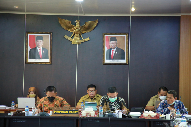 Dewan Perwakilan Rakyat Daerah (DPRD) bersama Tim Anggaran Pemerintah Daerah (TAPD) Pemprov Bangka Belitung bahas  (KUA-PPAS) Anggaran Pendapatan dan Belanja Daerah (APBD) Tahun Anggaran 2022.