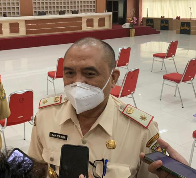 Kepala BPPRD Bandar Lampung, Yanwardi saat diwawancarai awak media, Selasa (28/9) | Foto : Ist