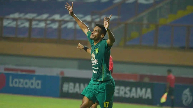 Pemain Persebaya Surabaya, Ricky Kambuaya. Foto: Instagram/@richardo_r17