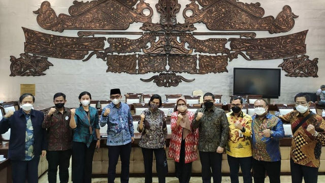 Sri Mulyani dan Komisi XI DPR sepakat RUU KUP akan disahkan jadi UU Harmonisasi Perarturan Perpajakan. Foto: Instagram/@prastowoyustinus