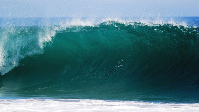 Salah satu fenomena atau peristiwa yang terjadi di alam semesta adalah pasang surut air laut. Sumber: Pixabay.com