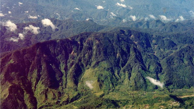 Gunung Wabu di Kabupaten Intan Jaya, Papua. Foto: Freeport Indonesia
