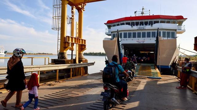 Pelabuhan penyeberangan Ulee Lheu, Banda Aceh, jalur masuk ke Kota Sabang. Foto: Suparta/acehkini