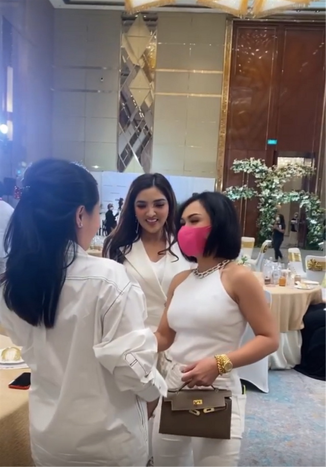 Momen Keakraban Yuni Shara dan Nagita Slavina. Foto: Instagram/yunishara36