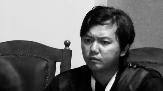 Wakil Direktur LBH Makassar Azis Dumpa. Foto: Instagram/@azisdumpa