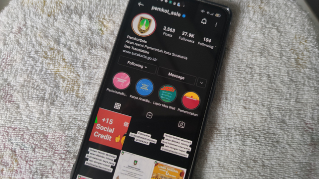 Ilustrasi akun Instagram milik Pemerintah Kota Solo kembali diretas. Foto: Bianda Ludwianto/kumparan