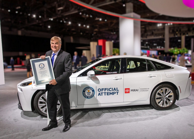 Toyota Mirai cetak Guinness World Record tempuh 1.360 km dengan satu kali isi hidrogen Foto: dok. Toyota