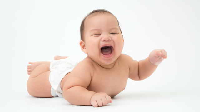 Tummy Time di Kasur VS di Lantai Foto: Shutterstock