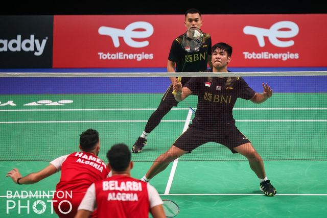 Ganda putra Indonesia Leo Rolly Carnando dan Daniel Marthin pada penyisihan grup A Thomas Cup 2020 di Ceres Arena, Aarhus, Denmark.
 Foto: Yves Lacroix/Badmintonphoto/BWF