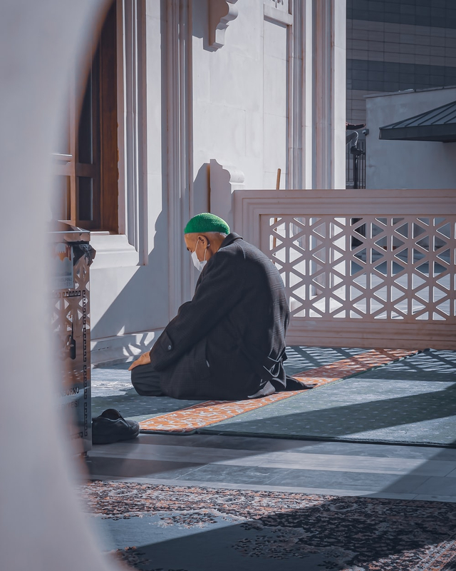Ilustrasi sholat qobliyah Jumat. Sumber: Unsplash