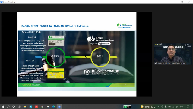 Deputi Direktur BPJamsostek wilayah Sumbagsel, Surya Rizal, saat memberi edukasi kepada mahasiswa Unsri dalam webinar secara online. (foto: istimewa)