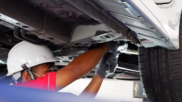 Perawatan rutin mobil, servis mobil Foto: Aditya Pratama Niagara/kumparanOTO