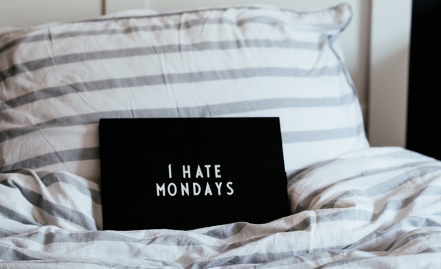 Ilustrasi pengekspresian mengenai monday blues. Foto: unsplash.com