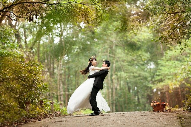 Ilustrasi pasangan suami-istri. Foto: Pixabay
