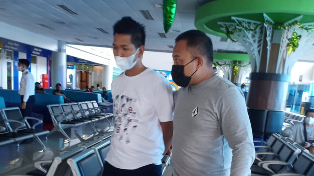 Penampakan Briptu Hasbudi, pemilik tambang emas ilegal saat ditangkap Polda Kaltara, Senin (9/5/2022). Foto: Polda Kaltara