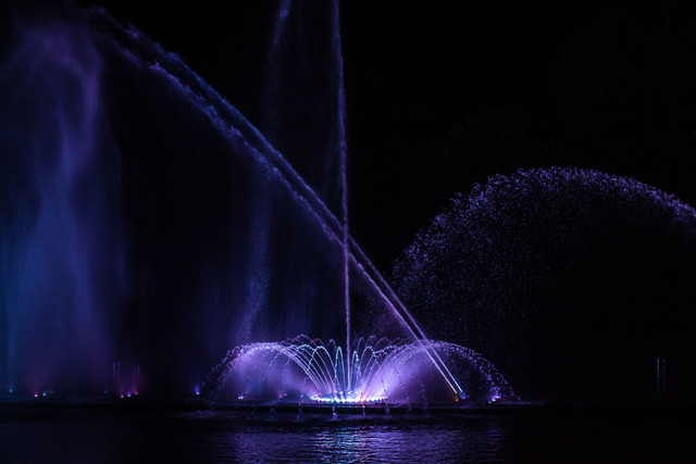 Jadwal air mancur kiara artha park, Photo by Irina Iriser on Unsplash
