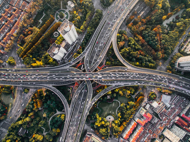 Ilustrasi cara menyimpan lokasi di Google Map, sumber foto: (Denys Nevozhai) by Unsplash.com
