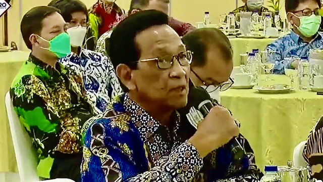 Sri Sultan HB X dalam Rapat Koordinasi Pengendalian Pembangunan Daerah Triwulan I Tahun Anggaran 2022, Selasa (10/5). Foto: Humas Pemda DIY