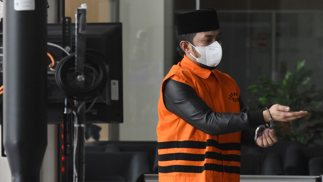 Bupati Penajam Paser Utara nonaktif Abdul Gafur Masud tiba untuk menjalani pemeriksaan di Gedung Merah Putih KPK, Jakarta, Selasa (10/5/2022). Foto: Indrianto Eko Suwarso/ANTARA FOTO