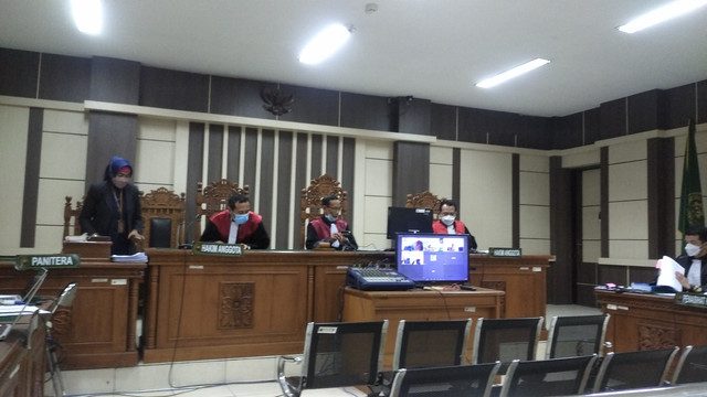 Suasana sidang dengan agenda pemeriksaan terdakwa dalam kasus korupsi yang menjerat Bupati Banjarnegara di Pengadilan Tipikor Semarang, Selasa (10/5/2022). Foto: Intan Alliva Khansa/kumparan