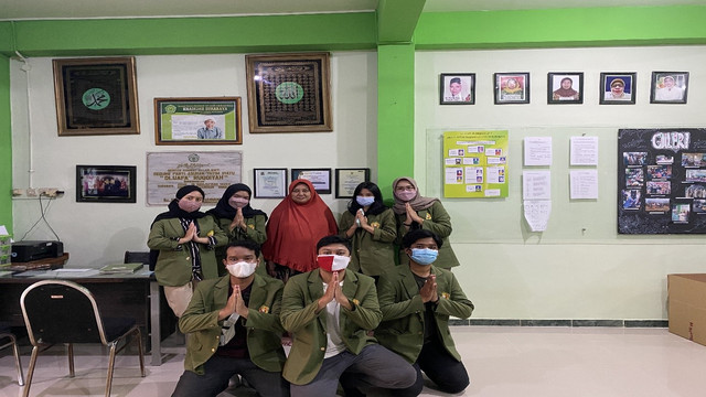 Pelaksanaan sedekah di Panti Asuhan Yatim Piatu Dluafa' Ruqqiyah, Senin (25/4/22). Foto: Muhamad Alfin