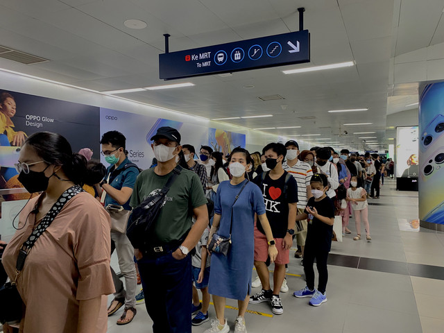Antrian pengunjung di Stasiun MRT Bundaran HI (Foto:Dok. Pribadi)