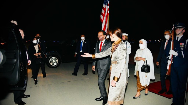 Presiden Joko Widodo beserta rombongan tiba di Pangkalan Militer Andrews, Washington DC, Amerika Serikat, pada Selasa (10/5/2022) waktu setempat. Foto: Laily Rachev/Biro Pers Sekretariat Presiden