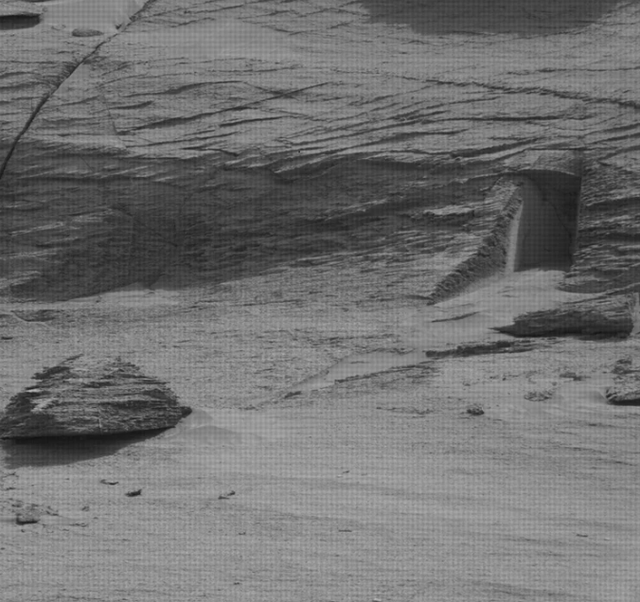 Pintu misterius di Mars.  Foto: NASA