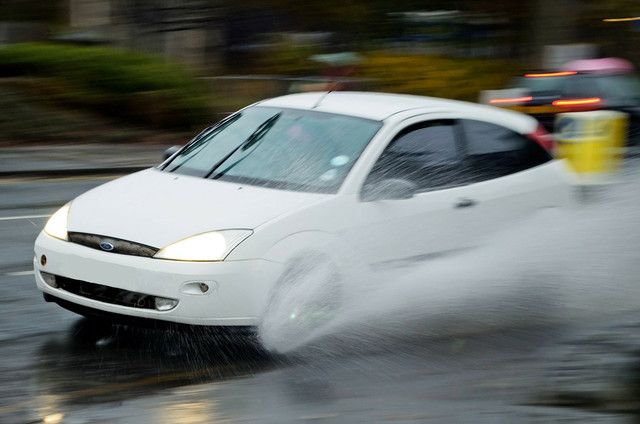 Ilustrasi aquaplaning. Foto: Pixabay