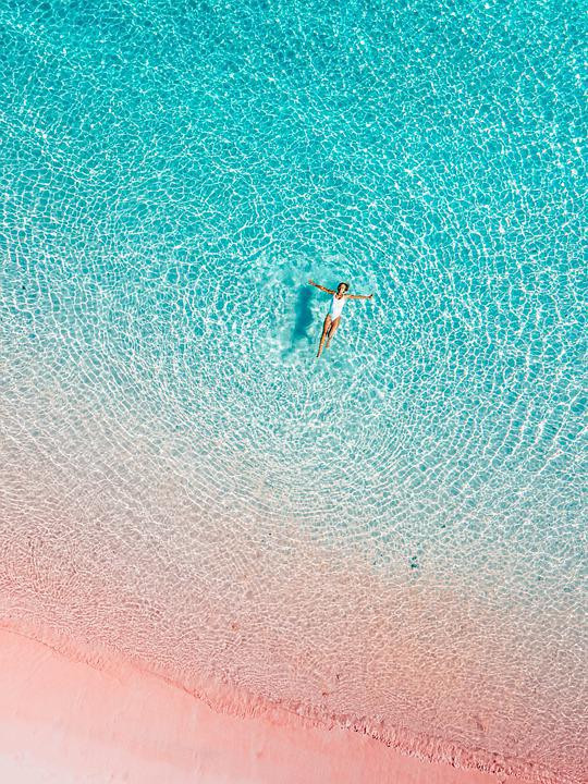 Pantai Pink. Foto : pixabay