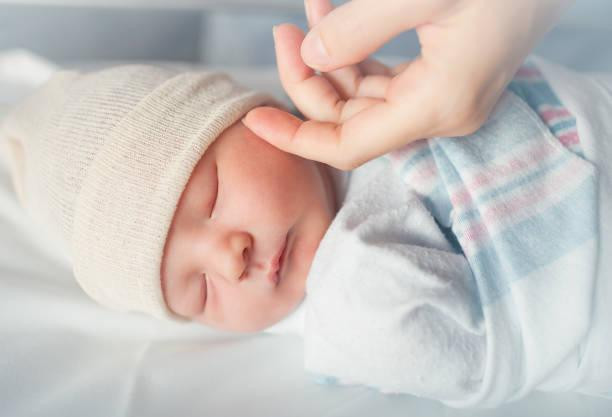 Ilustrasi cara mengetahui warna kulit asli bayi (Sumber: iStock)