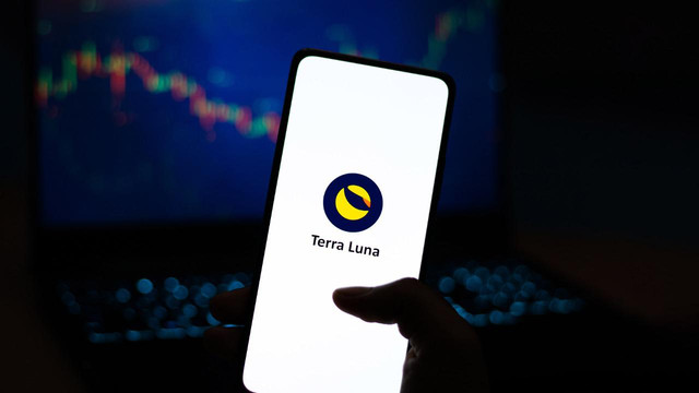 Logo Terra LUNA. Foto: sdx15/Shutterstock