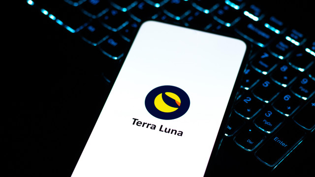 Logo Terra LUNA. Foto: dx15/Shutterstock