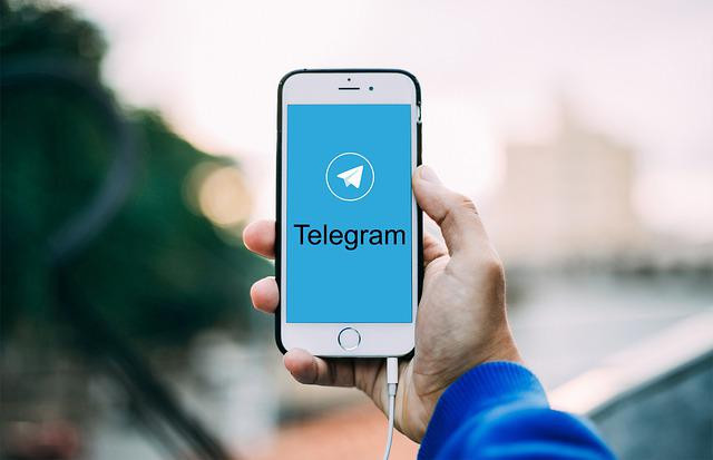 Ilustrasi cara menggunakan Telegram, sumber:www.pixabay.com