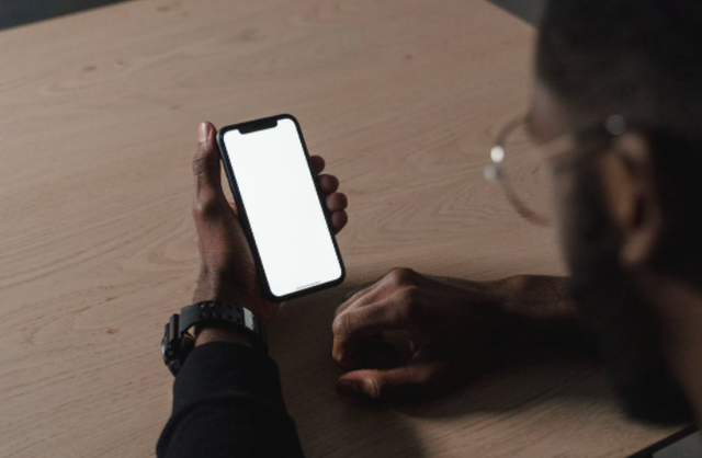 Ilustrasi Lupa Password iCloud. Sumber: Pexels.com/Tima Miroshnichenko