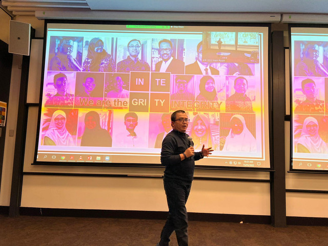 Guru Besar Hukum Tata Negara, Prof. Denny Indrayana, menjadi pembicara pada International Conference of Indonesian Student (KIPI) 2022. Foto: Dok. Istimewa