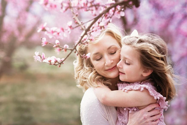 11 Kata Bijak Ibu untuk Anak yang Menyentuh Hati, Foto: Unsplash/Nathan Bingle
