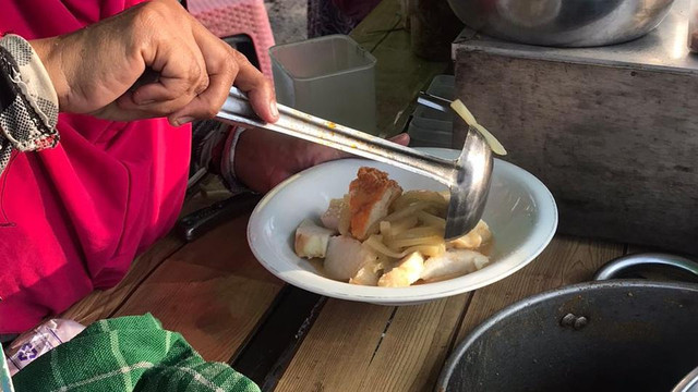 Sarapan pagi dengan Pesor, foto : dok. pribadi 