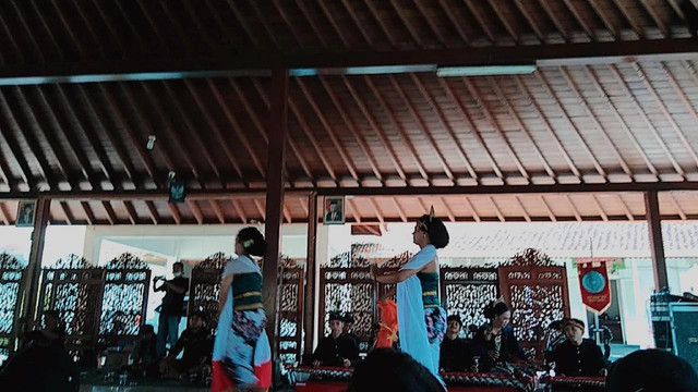 CREDIT : PENULIS