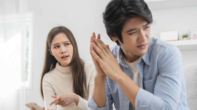 Cara Memaafkan Kesalahan Pasangan. Foto: Kmpzzz/shutterstock