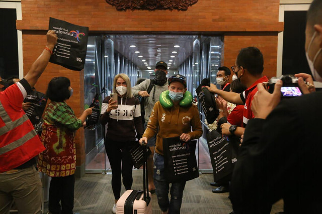 Kedatangan penumpang AirAsia dari Perth, Australia - IST